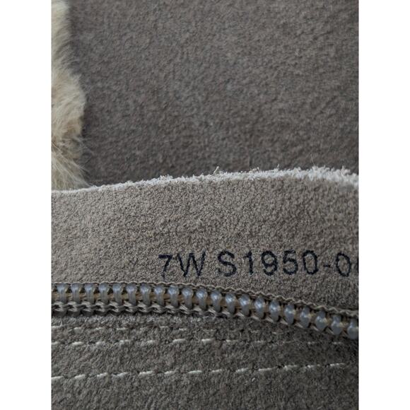 Soft Walk Helena Women's Faux Fur Ankle Boots Stone Suede Size US7 - Picture 7 of 10